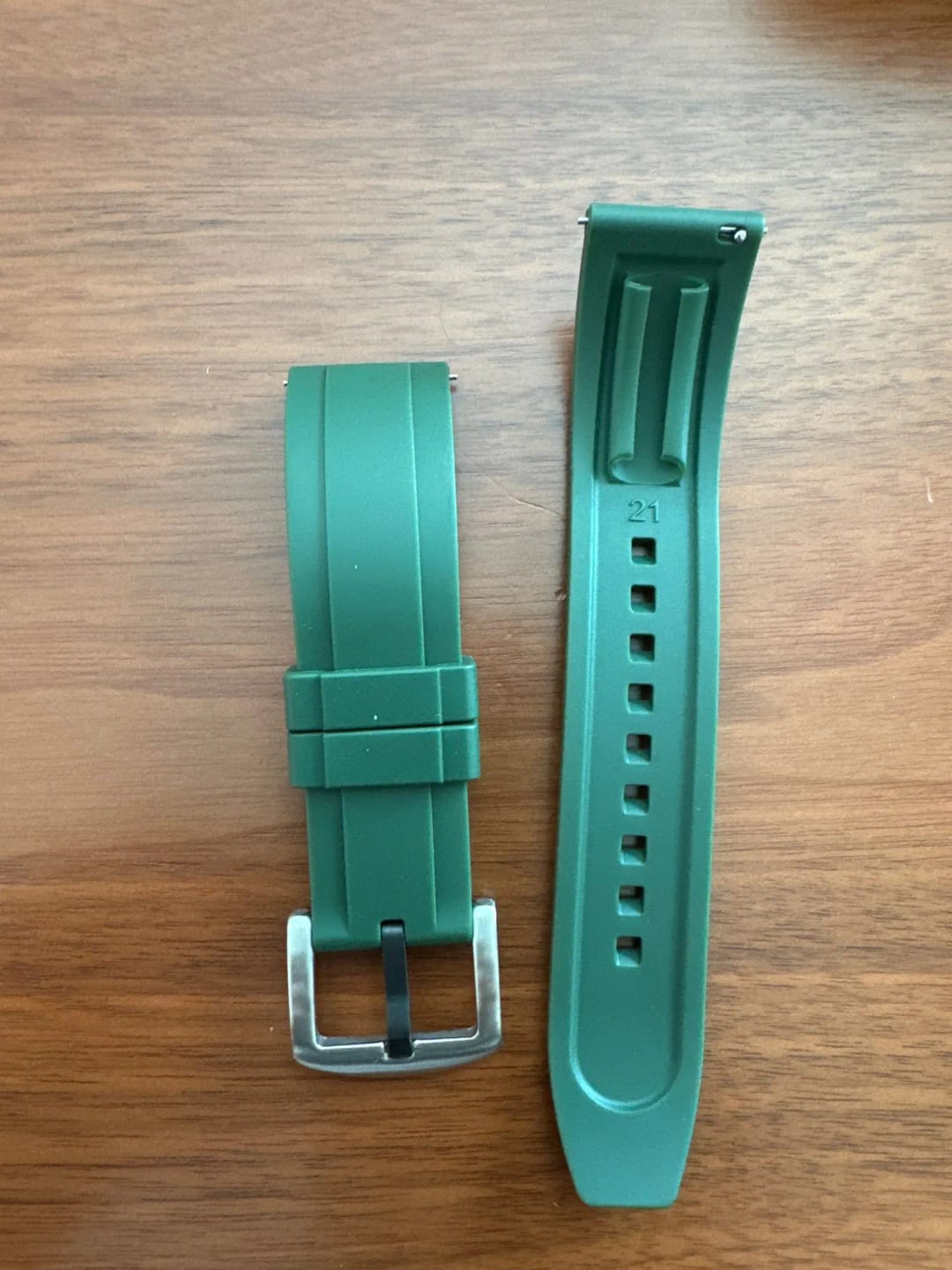 Customer photo review of Garmin 18/20/22/24mm Quick Release Grooved FKM Rubber Band