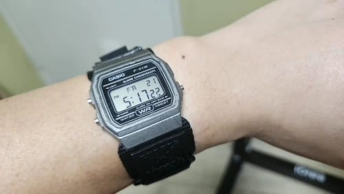 Customer photo review of Garmin 18/20/22mm Quick Release Hook-and-Loop Nylon Sport Band