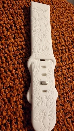 Customer photo review of Garmin 18/20/22mm Quick Release Rose Engraved Silicone Band