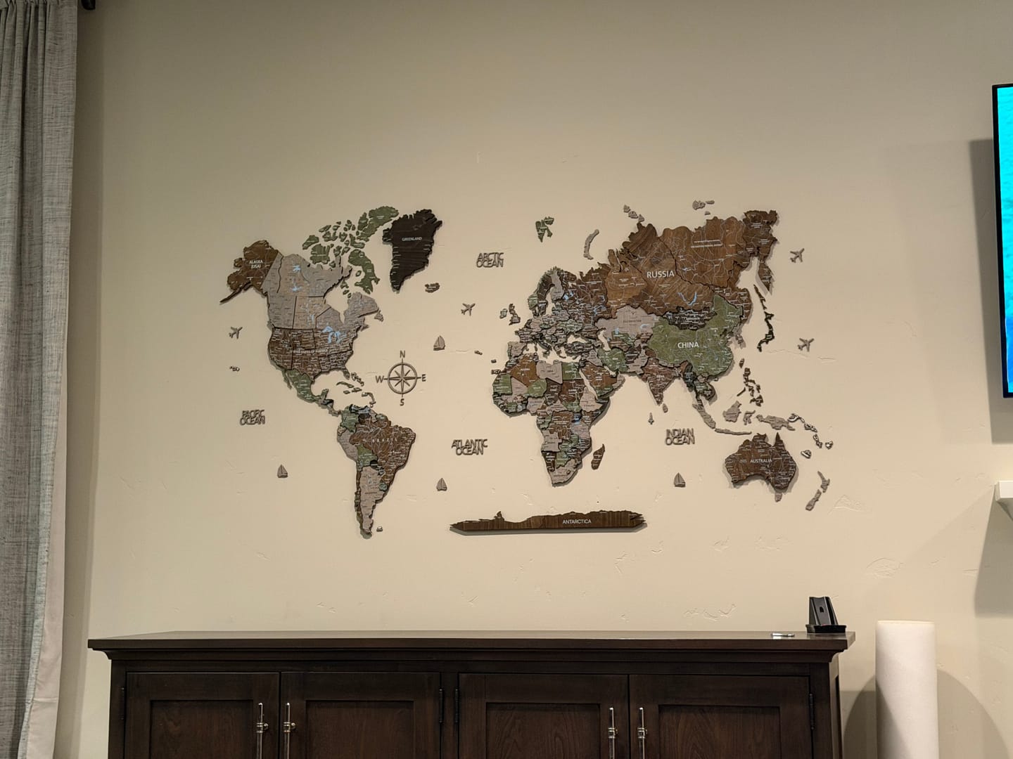 Customer photo review of 3D Wooden World Map Wall Decor -Rustic Style