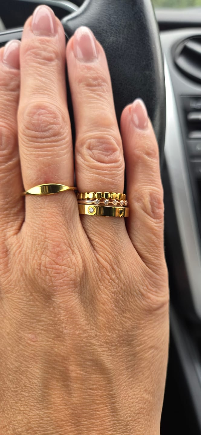 Customer photo review of Pipa Gold Signet Ring