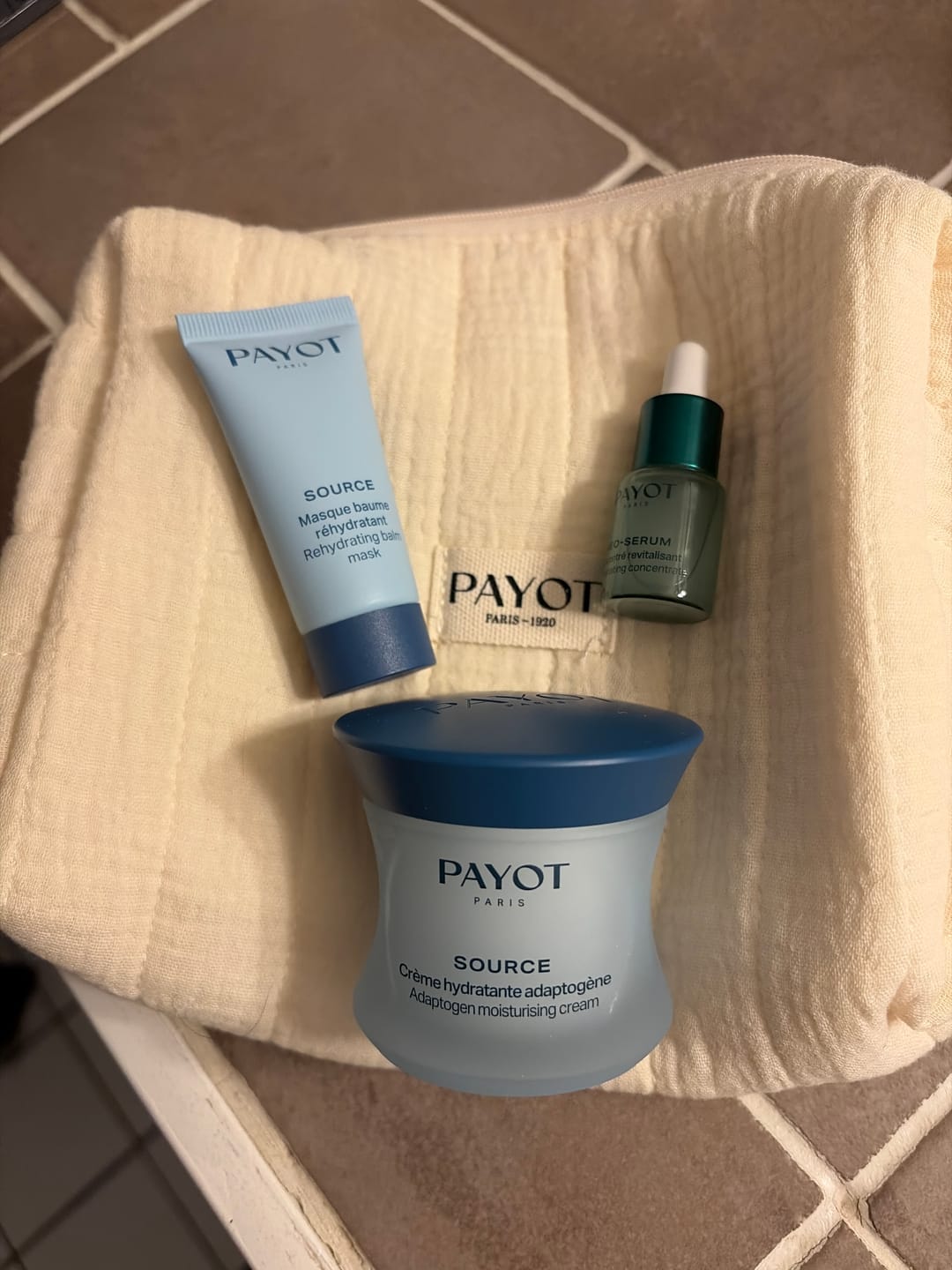 Customer photo review of Trousse des fêtes Hydratation Payot - Source
