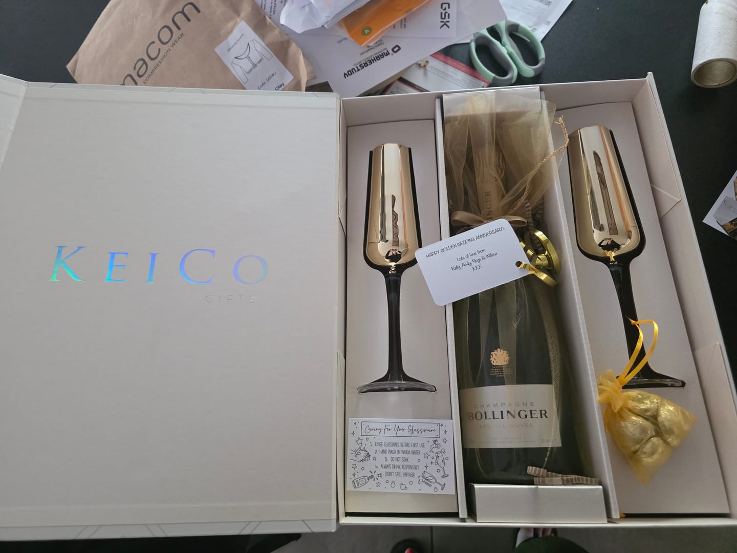 Customer photo review of Bollinger Champagne Gold Edition 75cl Gift Set