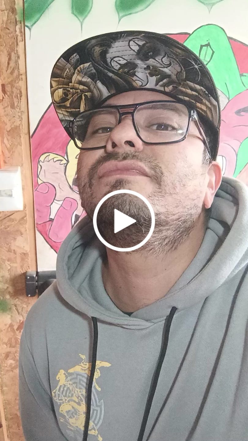 Customer video review of GOLD GAZE SNAPBACK