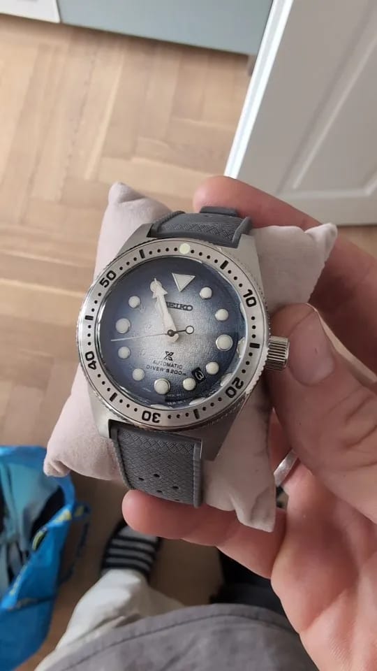 Customer photo review of Garmin 18/20/22mm Quick Release Tropic-Style Silicone Band