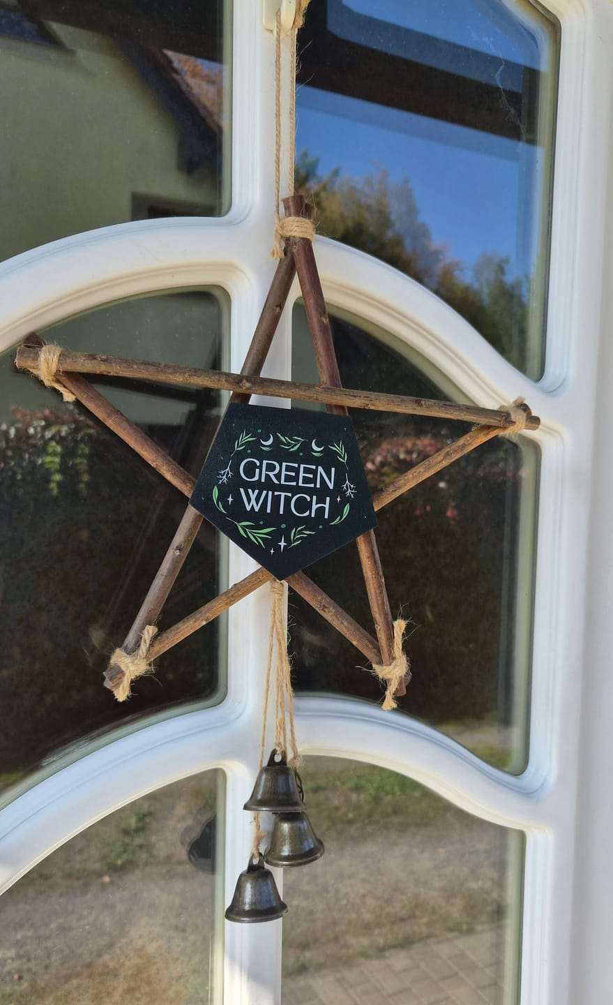Customer photo review of Pentagramm Wanddeko mit Glocken – Green Witch Hängedekoration