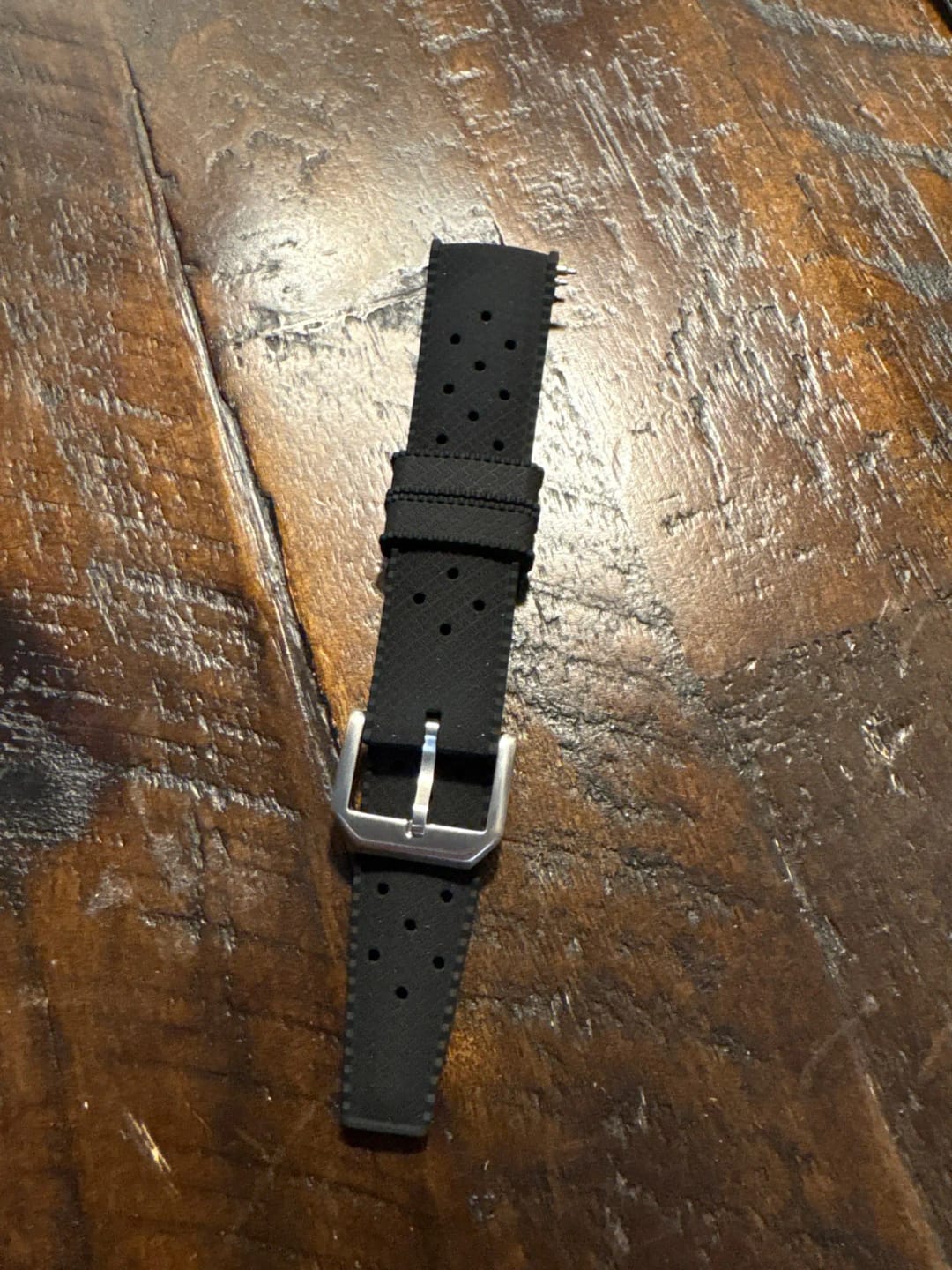 Customer photo review of Garmin 18/20/22mm Quick Release Tropic-Style Silicone Band
