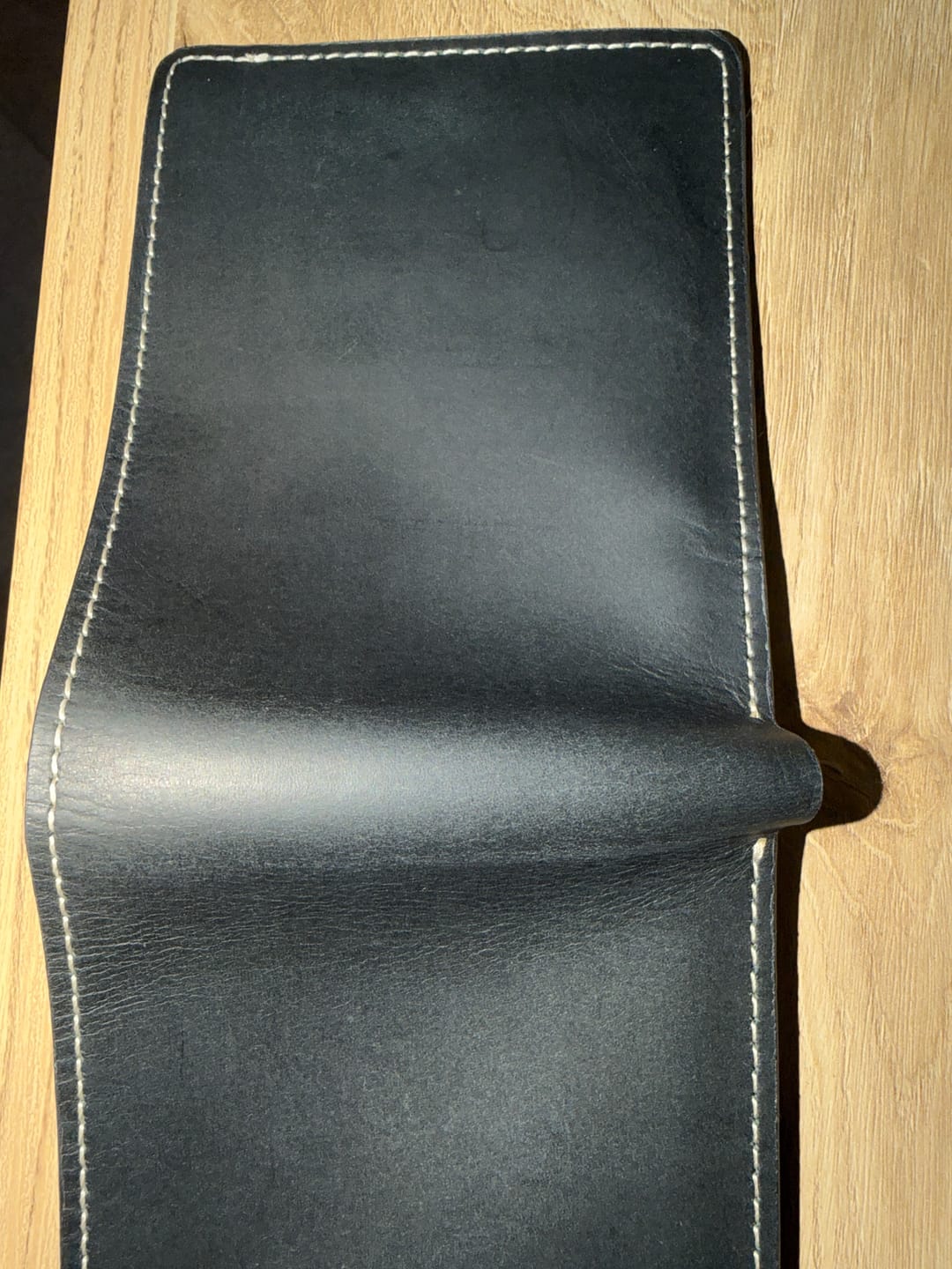 Customer photo review of 🎁 Black Full Grain Leather Minimalist Wallet (100% off)