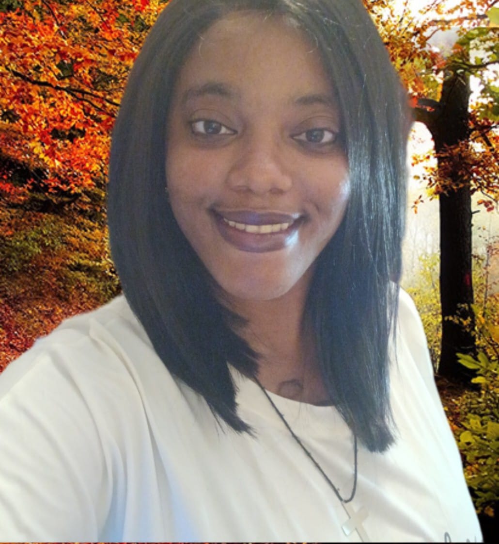 Customer photo review of Bobbi Boss 13x4 HD Glueless Deep Lace Front Wig - MLF256 VIVIENNE