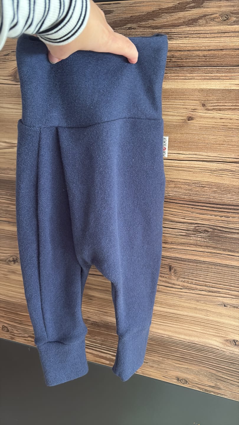 Customer photo review of 22 · Story Sale · Kaschmir Mitwachshose, Babygröße 1