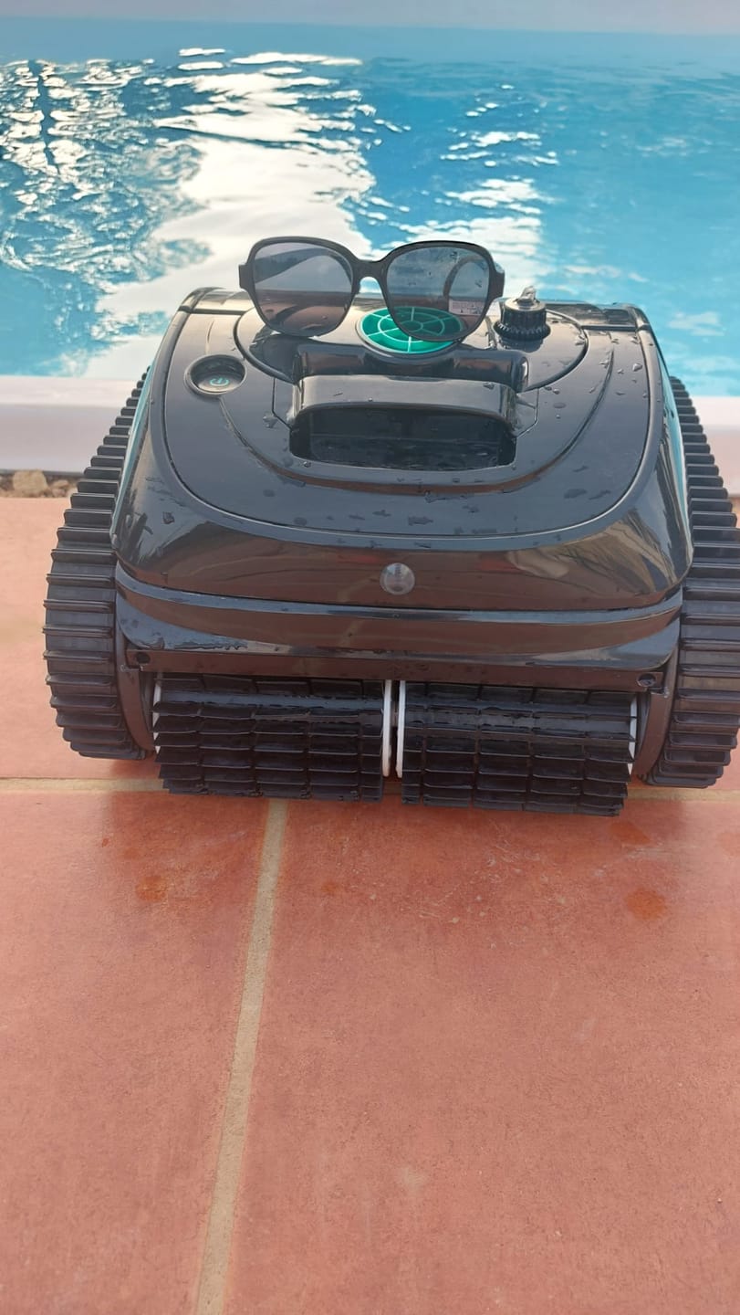 Customer photo review of Replacement Battery Pack for WYBOT C1 WY210C Robotic Pool Vacuum – Premium 25.2V Lithium-ion Battery