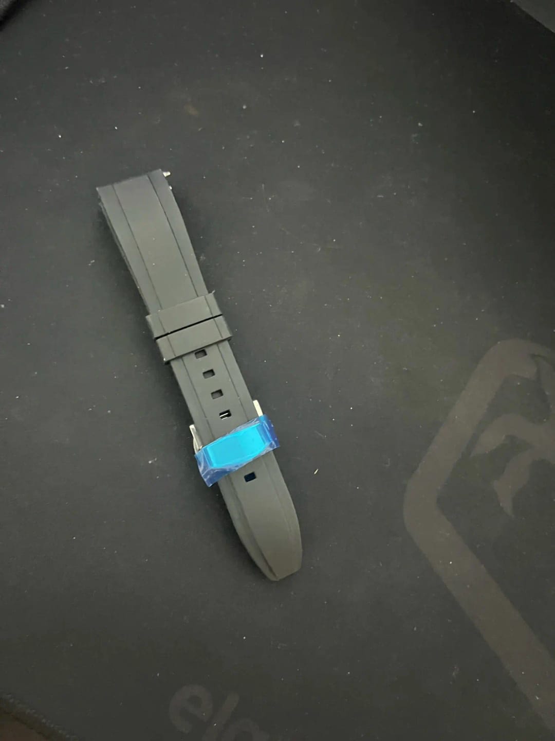 Customer photo review of Garmin 18/20/22/24mm Quick Release Silicone Band with Butterfly Clasp