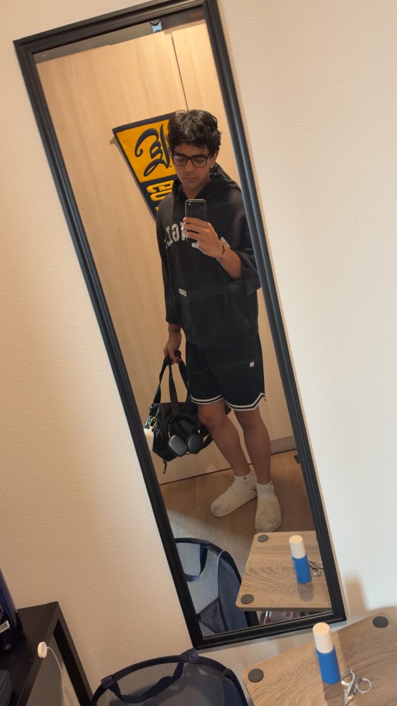 Customer photo review of 5022 - Arc Collection - Hoodies