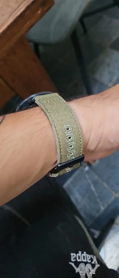 Customer photo review of Garmin 18/20/22mm Quick Release Stitched Canvas Nylon Band