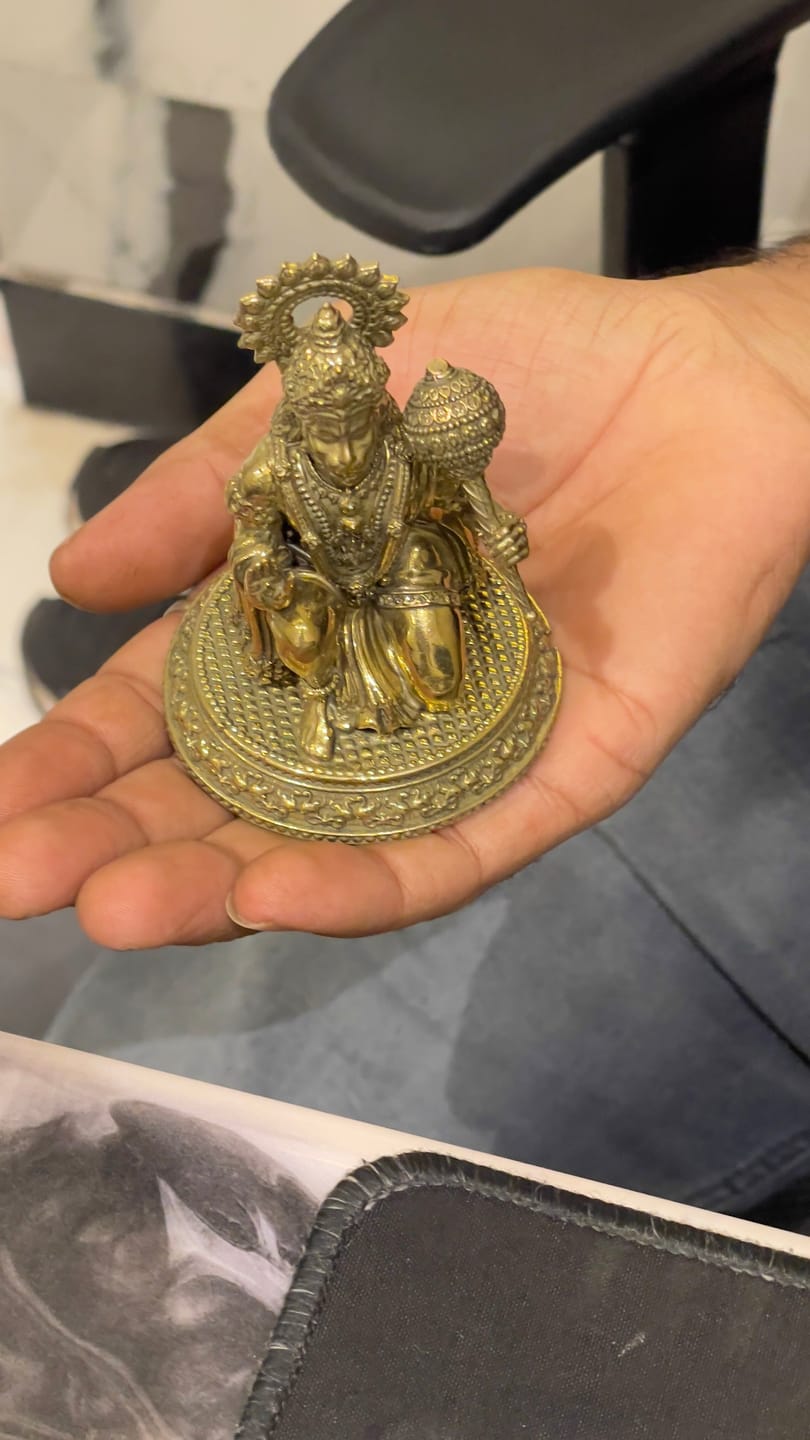 Customer photo review of Hanuman Ji Brass Idol | Vastu Remedy for Strength, Protection & Devotion | 3–4 Inch | 140–210 g