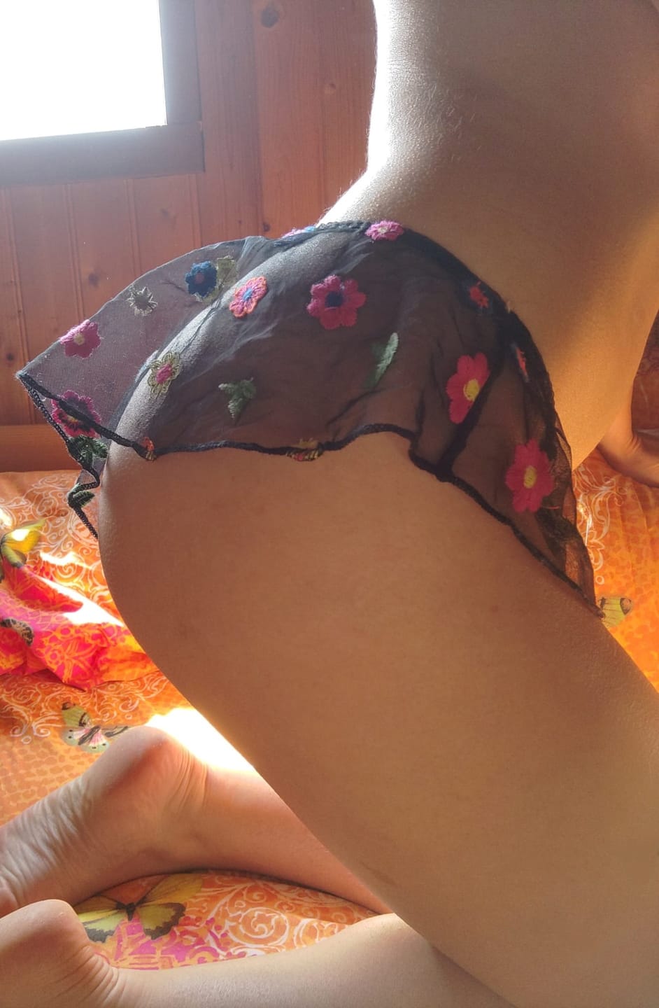 Customer photo review of ANITA - Jupette brodée noire