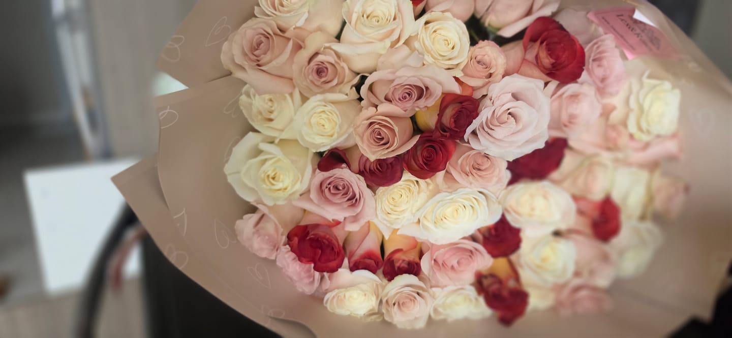 Customer photo review of Cappuccino Deluxe Rose Bouquet