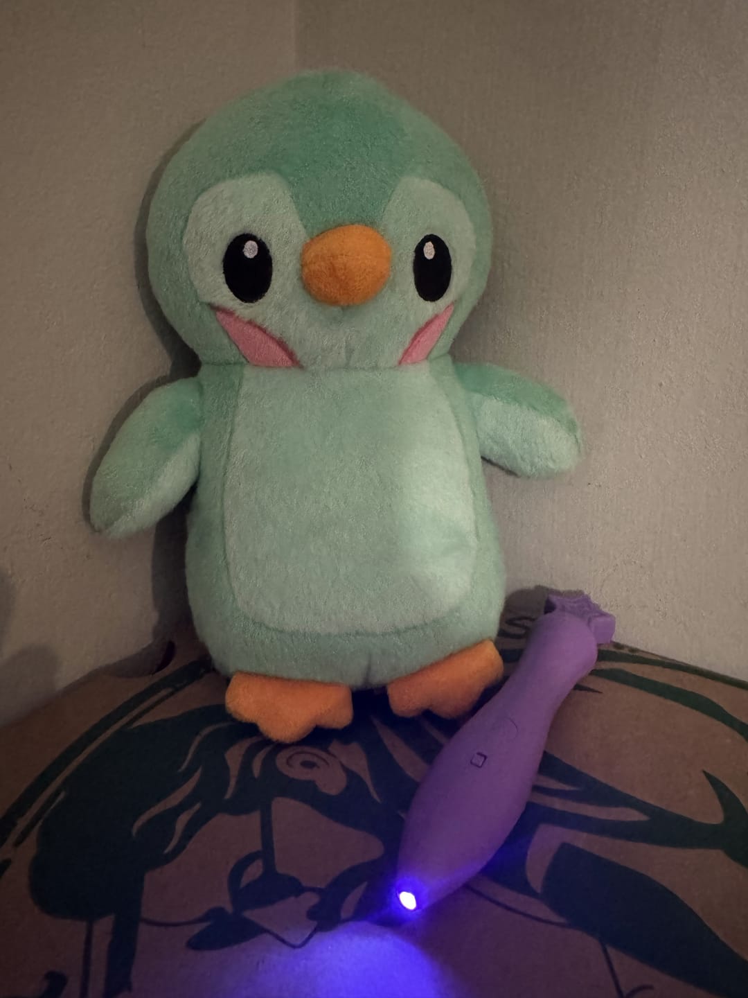 Customer photo review of Peluche Pinta en la oscuridad