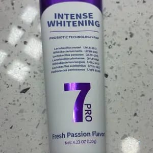 Customer photo review of Sbiancante Dentifricio con 7 Probiotici Formula Viola Potenziata