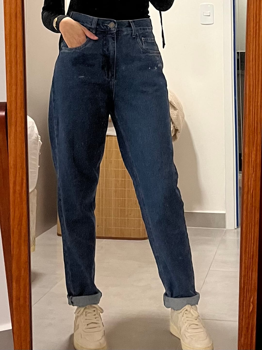 Customer photo review of Calça Jeans Mom Jequitibá Azul Médio