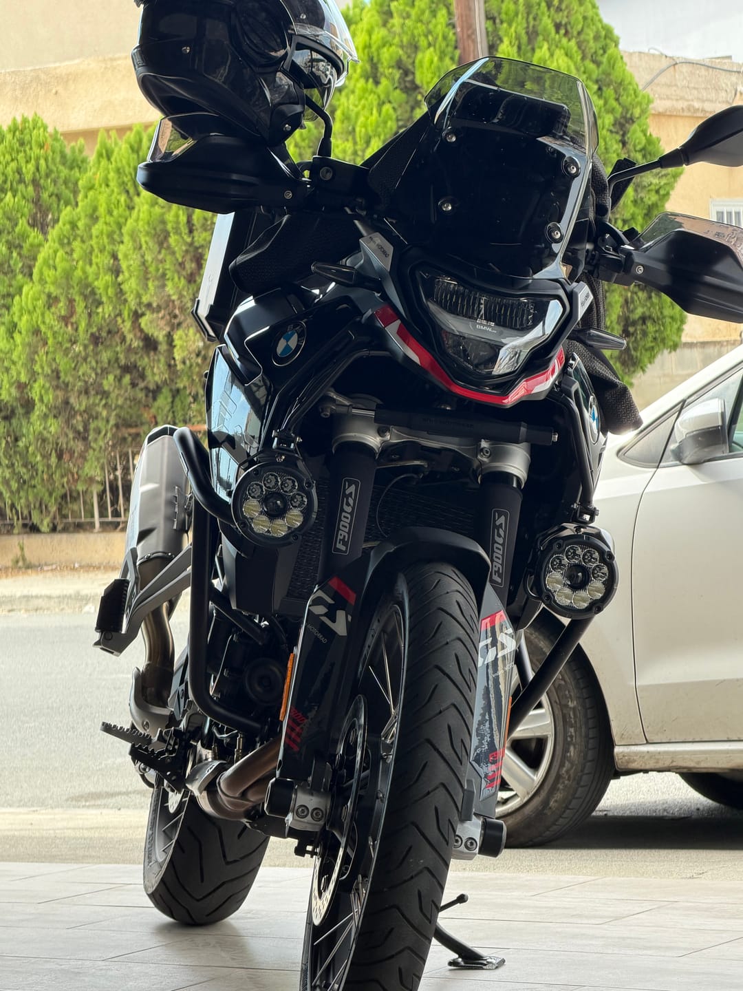 Customer photo review of MTL9 Motorcycle Lights  – The World’s Smartest Motorcycle Auxiliary Lighting System