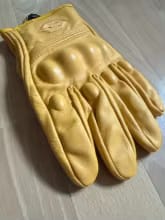 Customer photo review of Guantes de Moto Transpirables – Piel Genuina Perforada con Protección en Nudillos