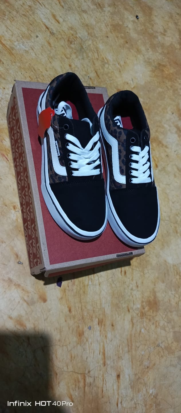 Customer photo review of Tenis 175 Choclo Tigresa