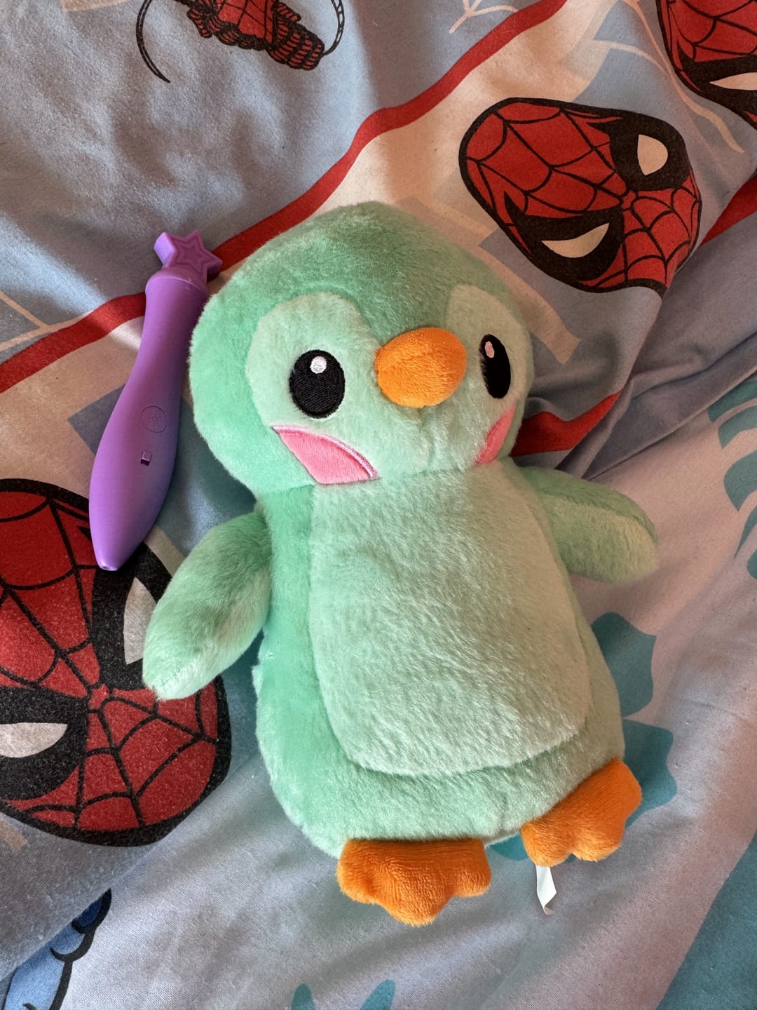 Customer photo review of Peluche Pinta en la oscuridad