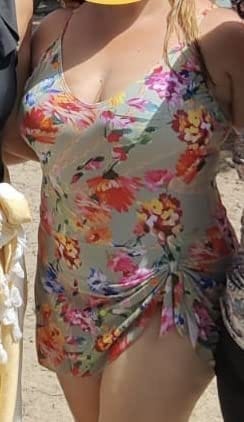 Customer photo review of Emoswim - Women's Tummy Control Slim Fit One Piece Swimsuit