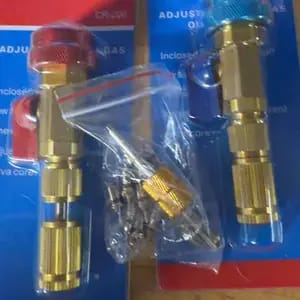 Customer photo review of Manutenzione Rapida Valvola R134A Kit Strumenti per Auto