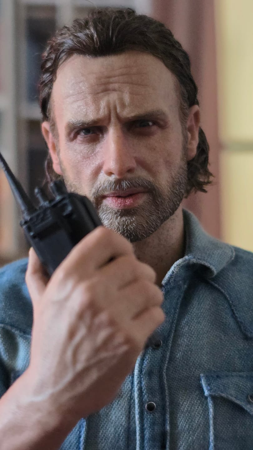 Customer photo review of The Walking Dead: Rick Grimes 1/6 Collectible Figure