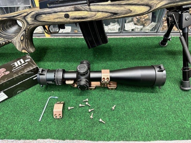 Customer photo review of Vector Optics XASR-3035 X-Accu Blockmontage für 30mm Tubus, 21mm ext. Picatinny for AR, h=38mm FDE