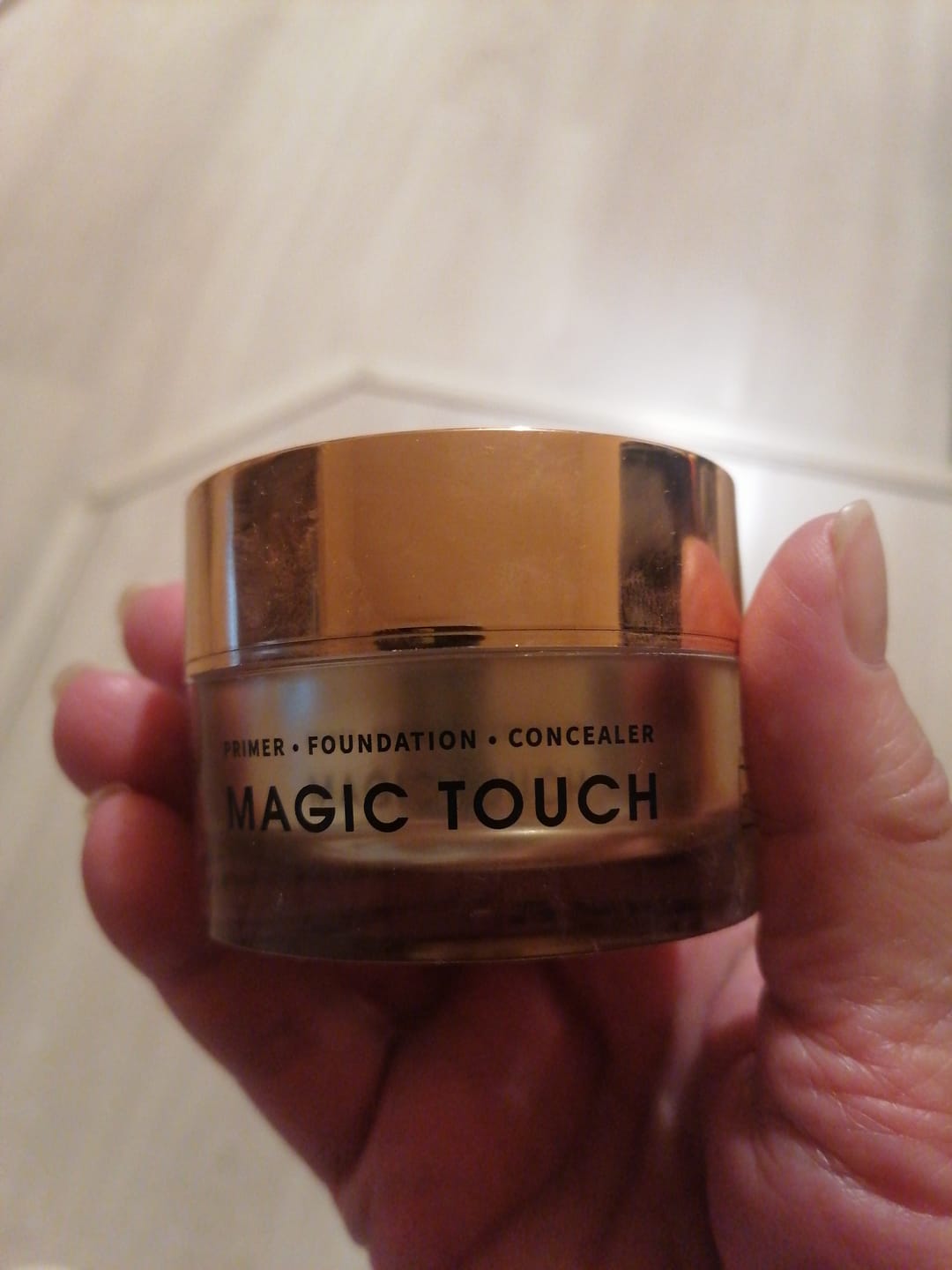 Customer photo review of BIOBALANCE MAGIC TOUCH 3В1 ОСНОВА- ФОН ДЬО ТЕН - КОРЕКТОР, LIGHT TONE