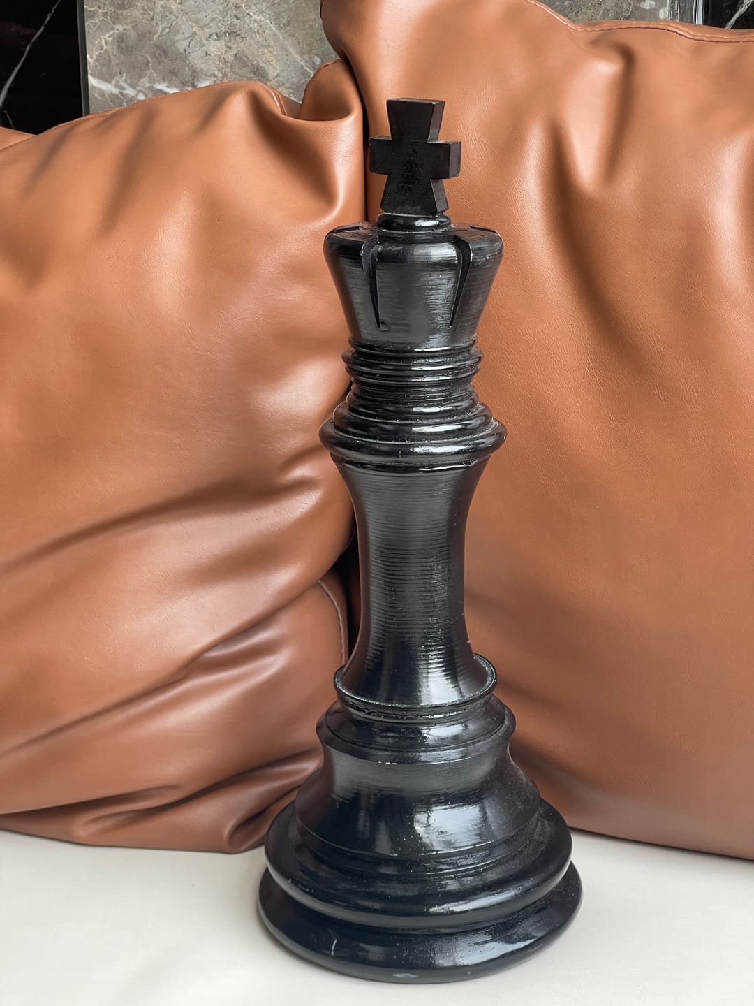 Customer photo review of Commanding King Resin Sculpture Vastu Remedy for Leadership Authority, Strategic Thinking and Professional Success for Office Desk and Boardroom Decor | 12 x 41 cm | 1 kg