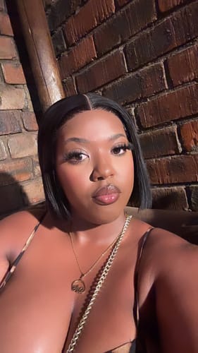 Customer photo review of Vietnamese Super Double Drawn Bone Straight Hand Made 5x5 Glueless Closure 8" Natural Black Wig