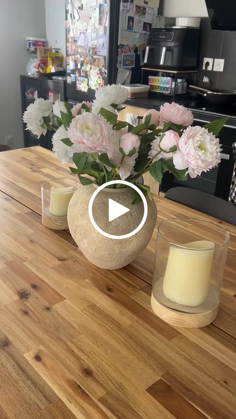 Customer video review of Arda vase- Beige