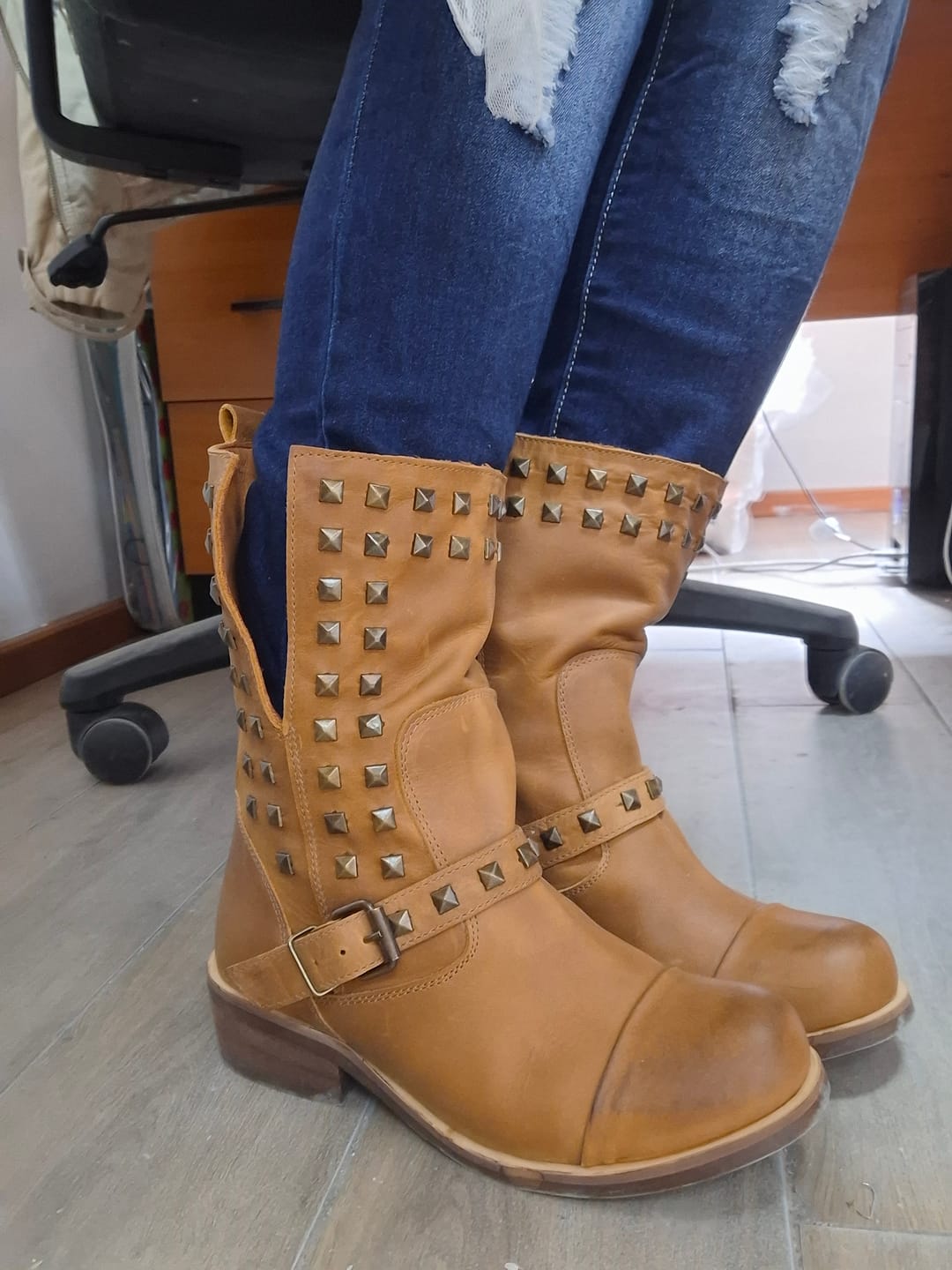 Customer photo review of Bota Mujer / Bari Camel