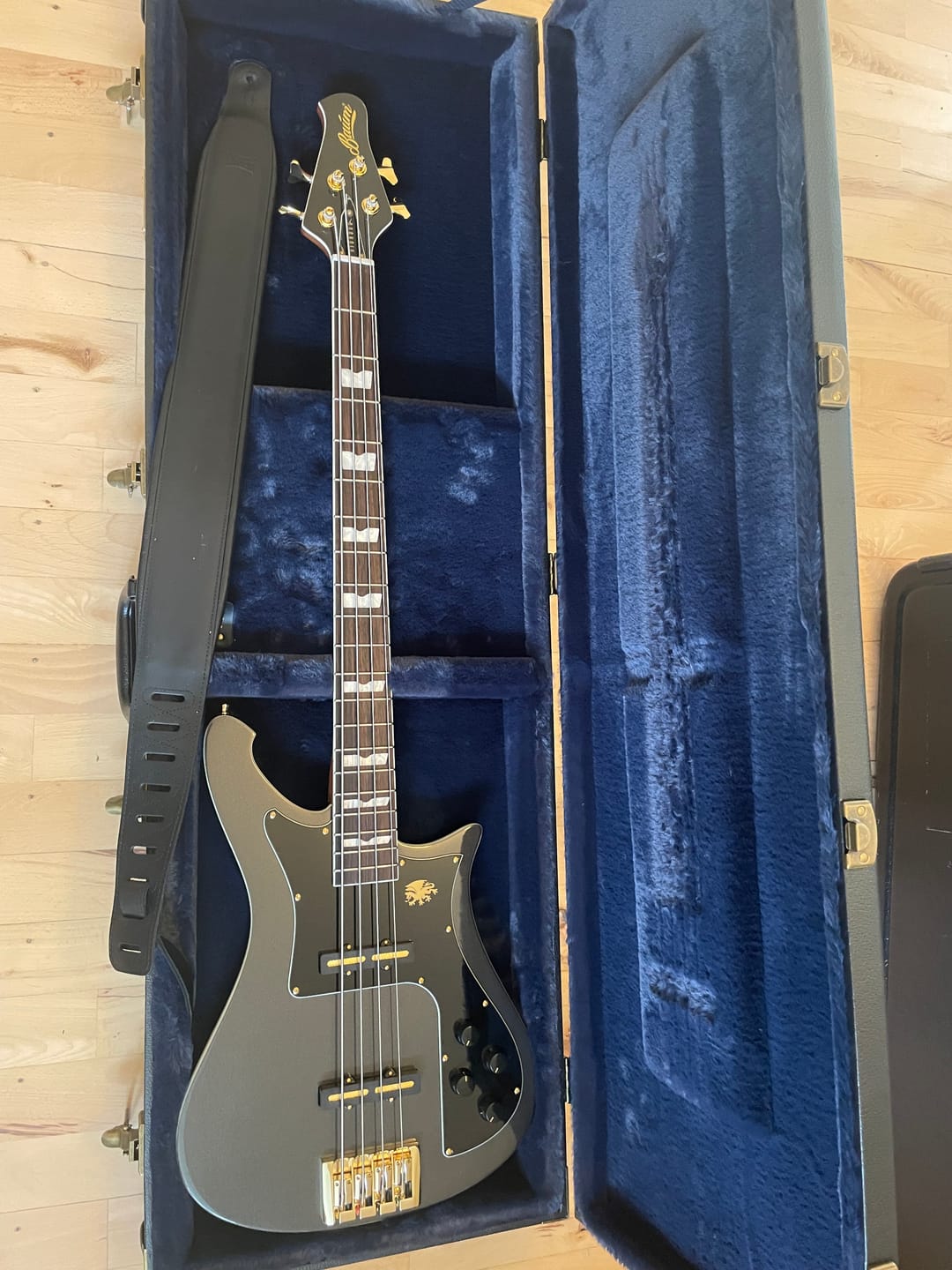 Customer photo review of Nidhogg Bass - 10th Anniversary Edition
