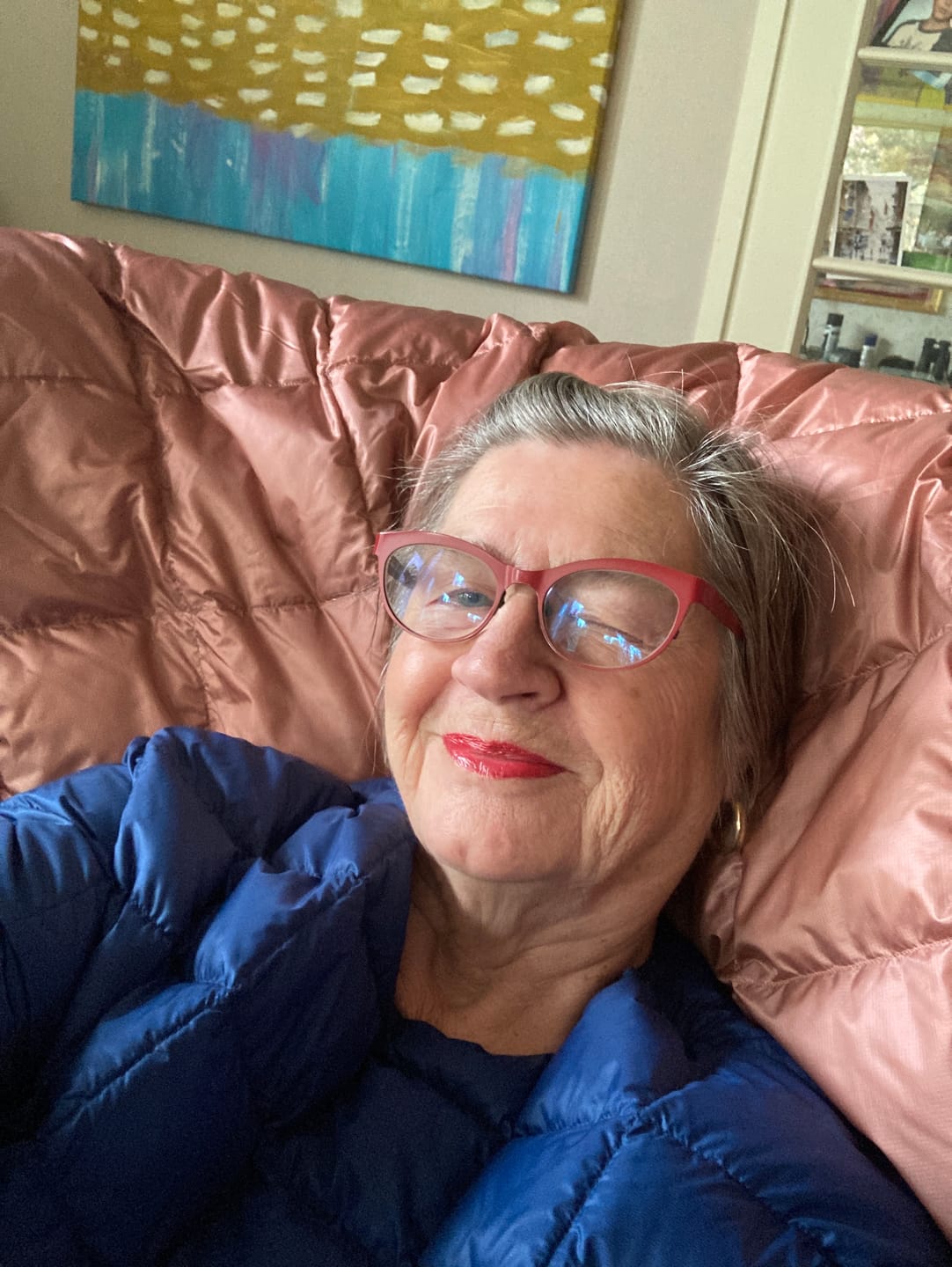 Customer photo review of Maininki Down Sweater Navy Peony
