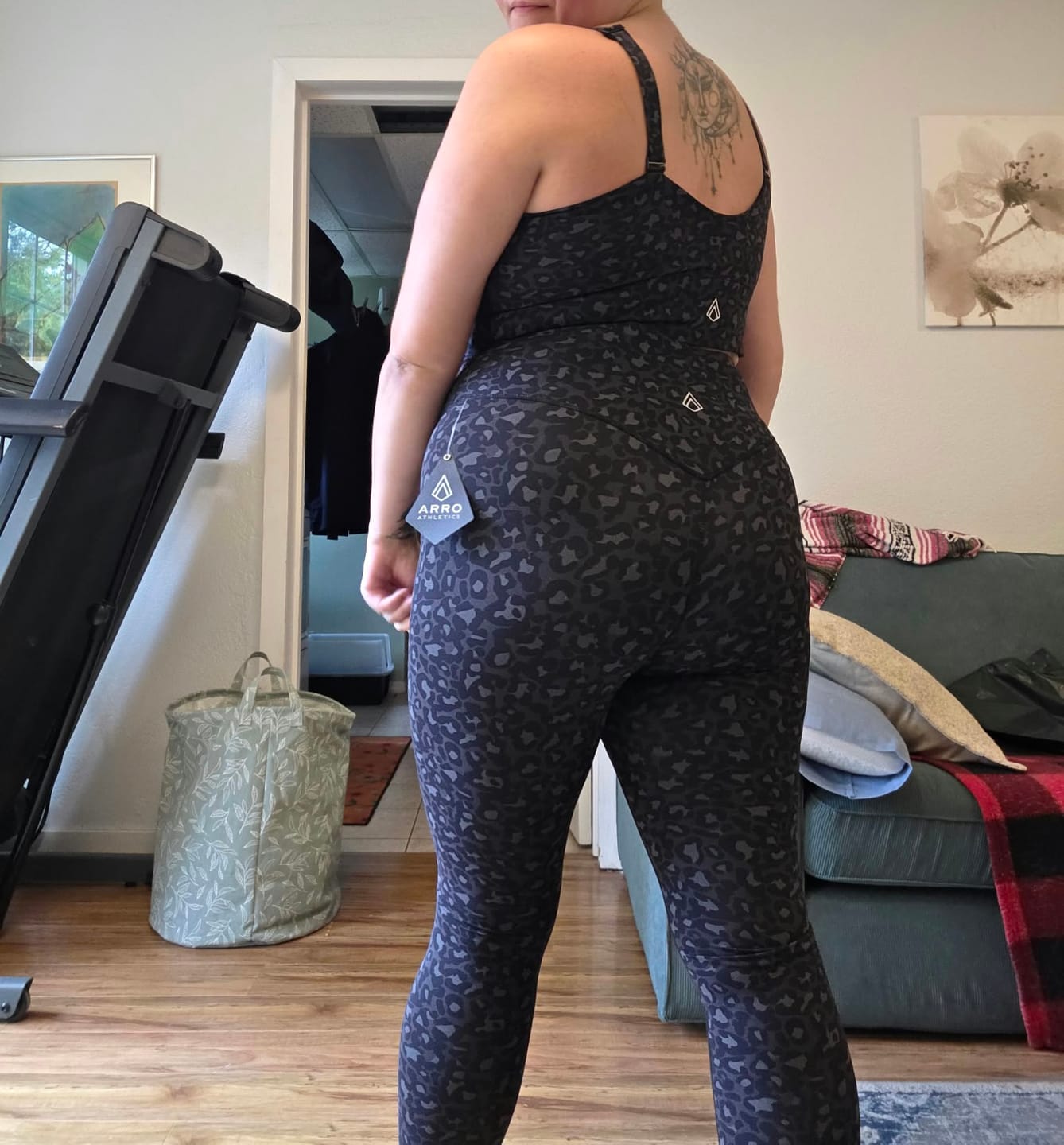 Customer photo review of Onset Legging