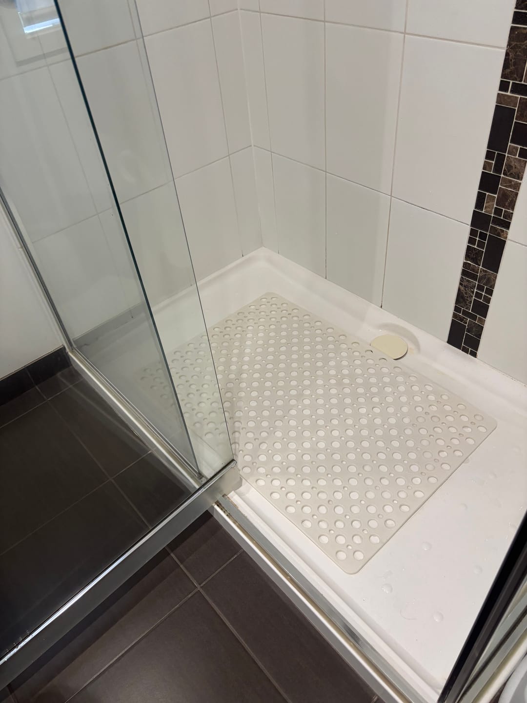 Customer photo review of Secure Shower Mat - Antibacterial & Non-Slip