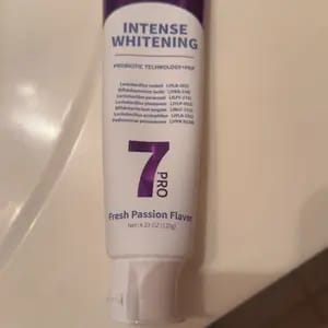 Customer photo review of Sbiancante Dentifricio con 7 Probiotici Formula Viola Potenziata