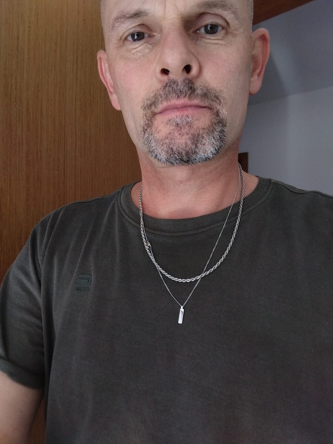 Customer photo review of Minimalistic Cuban Stab Pendant - Silber