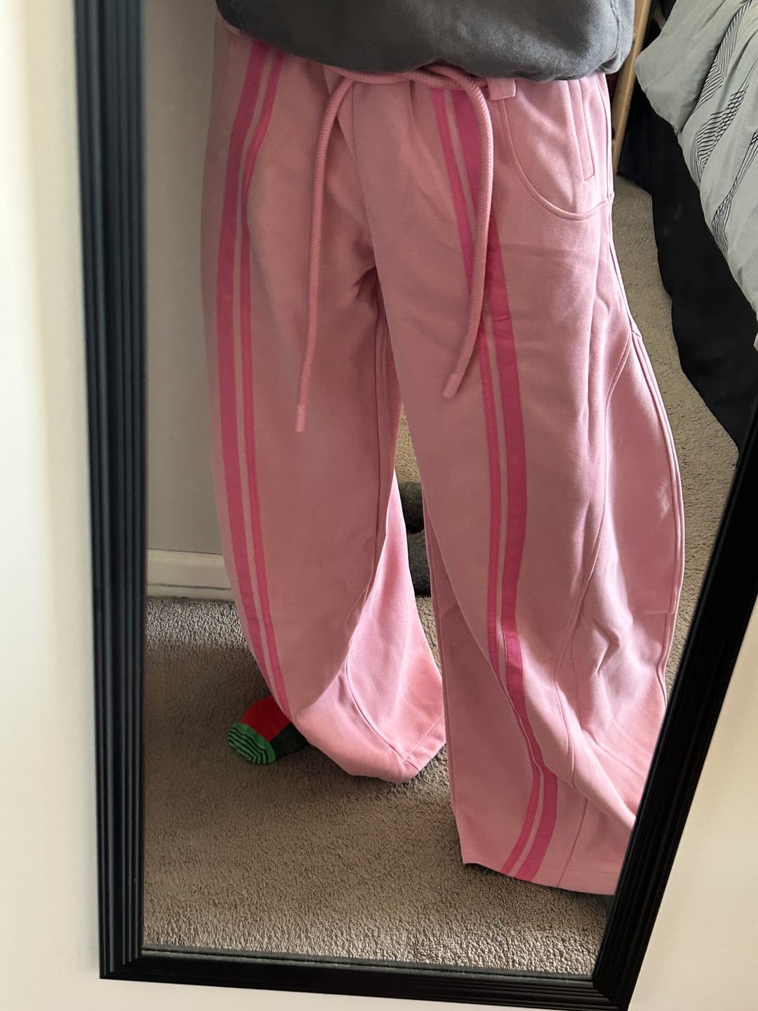 Customer photo review of Aelfric Eden Stripe Super Baggy Barrel Sweatpants