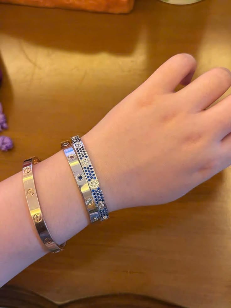 Customer photo review of Love Blue Paved Rainbow Limited Bracelet