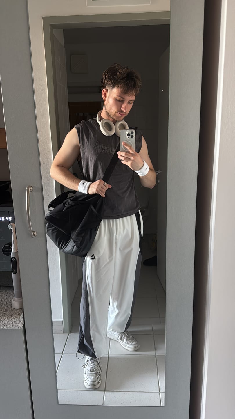 Customer photo review of Ultralight Pants white-grey