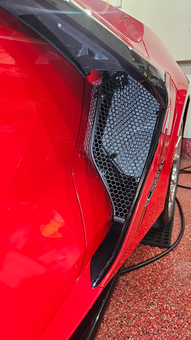 Customer photo review of Corvette C8 Z06 Aluminum Black Rear Side Intake Mesh Grille Inserts