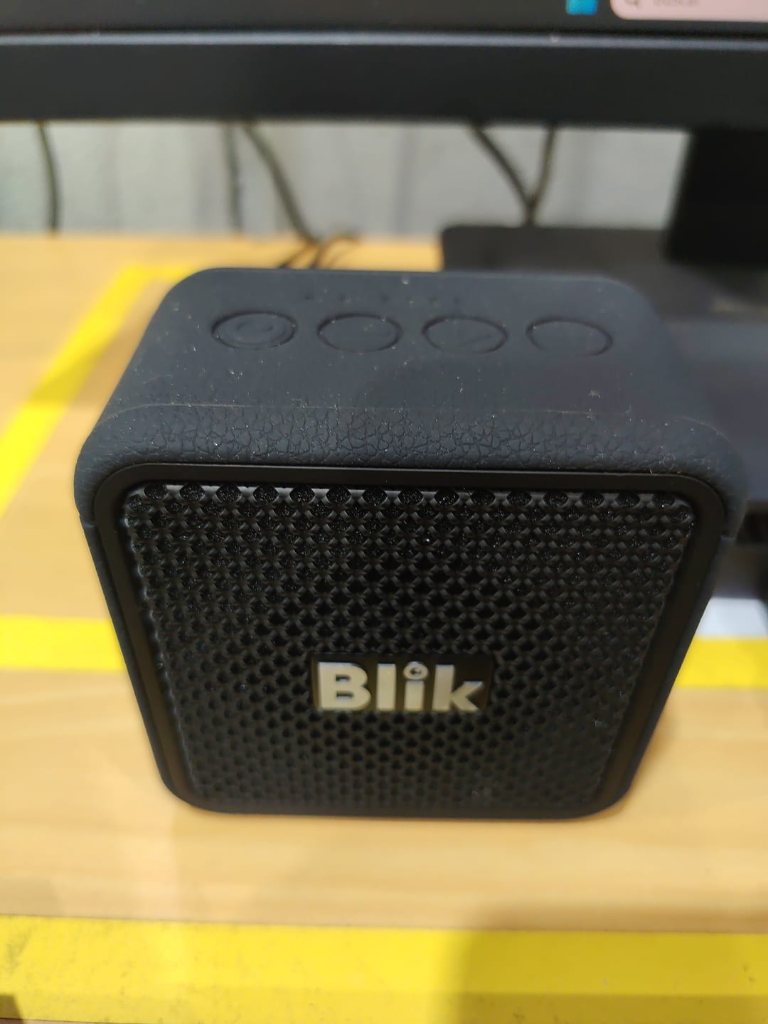 Customer photo review of Parlante Bluetooth Blik BassGo 15W IPX6 19H TWS Negro