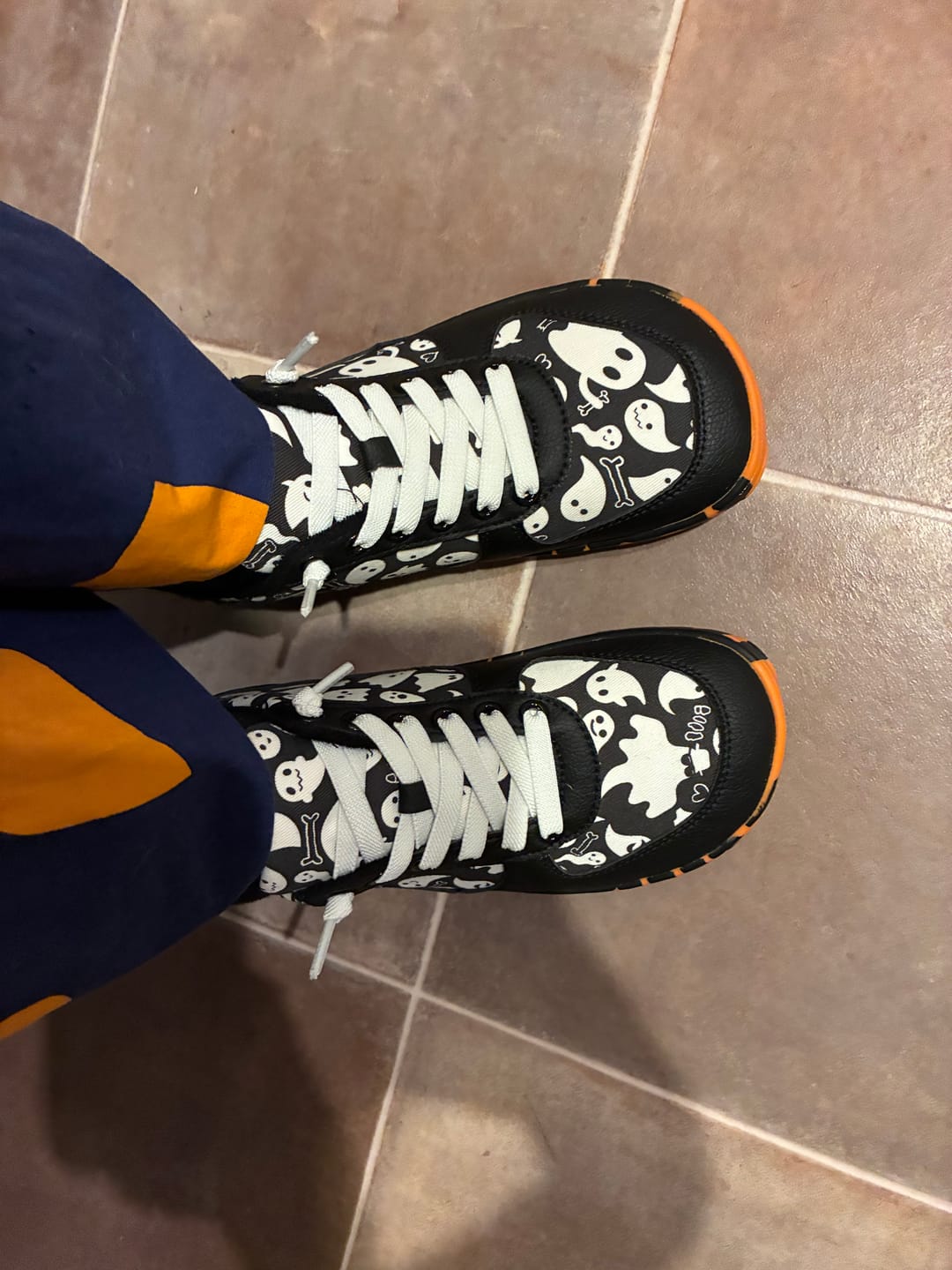 Customer photo review of SPOOKY SNEAKS | SNEAKERS - JNR