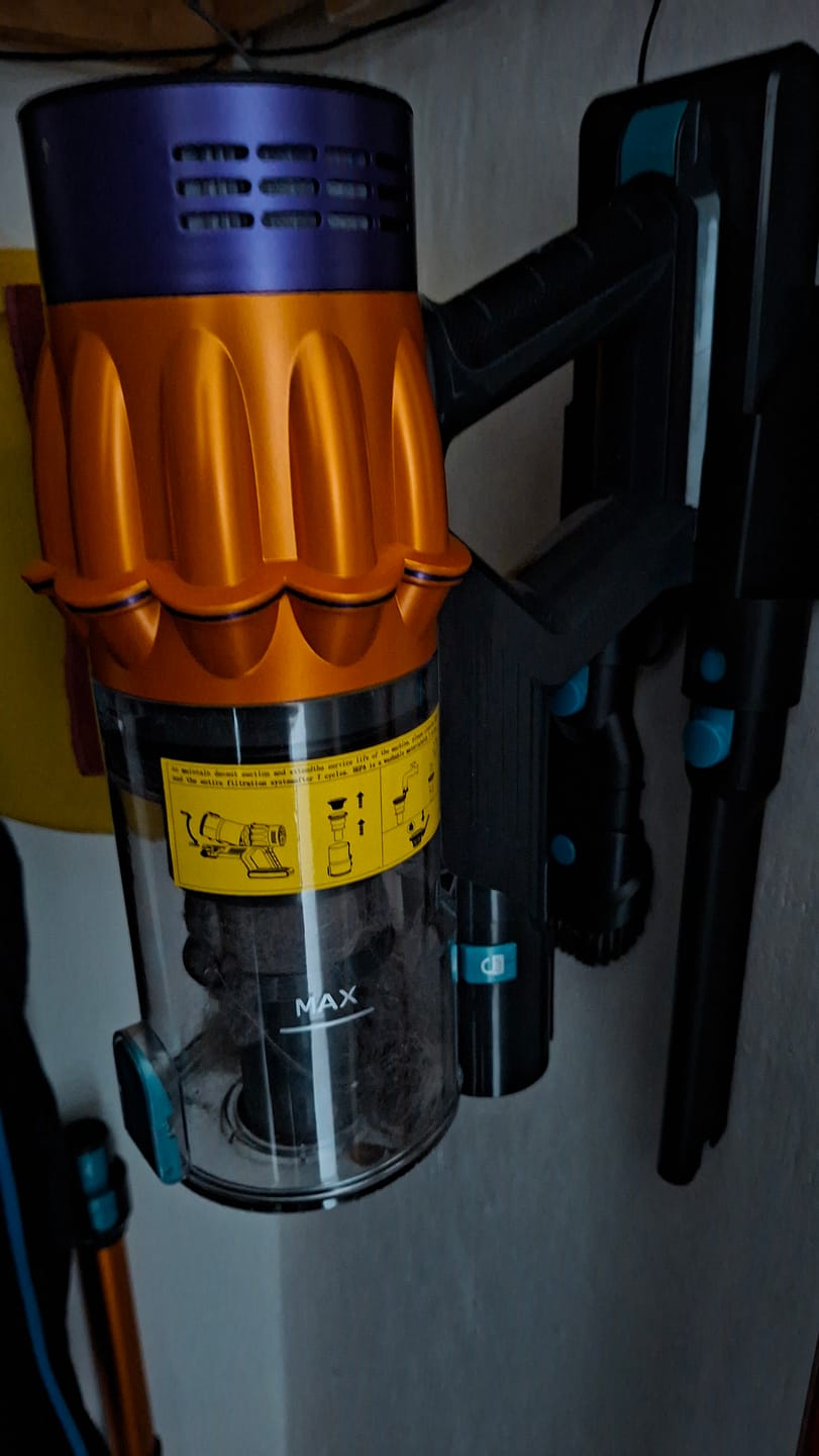 Customer photo review of Dripl UltraVac Akku-Staubsauger